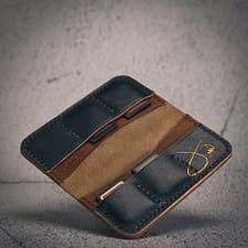Memory Card Wallet can hold up to 6 SD Cards