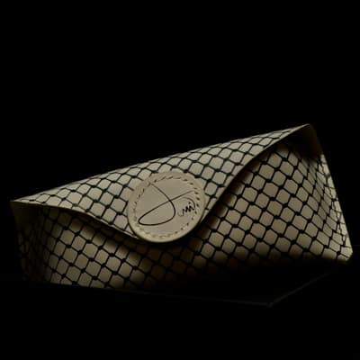Norges første Keffiyeh skinnprodukter!